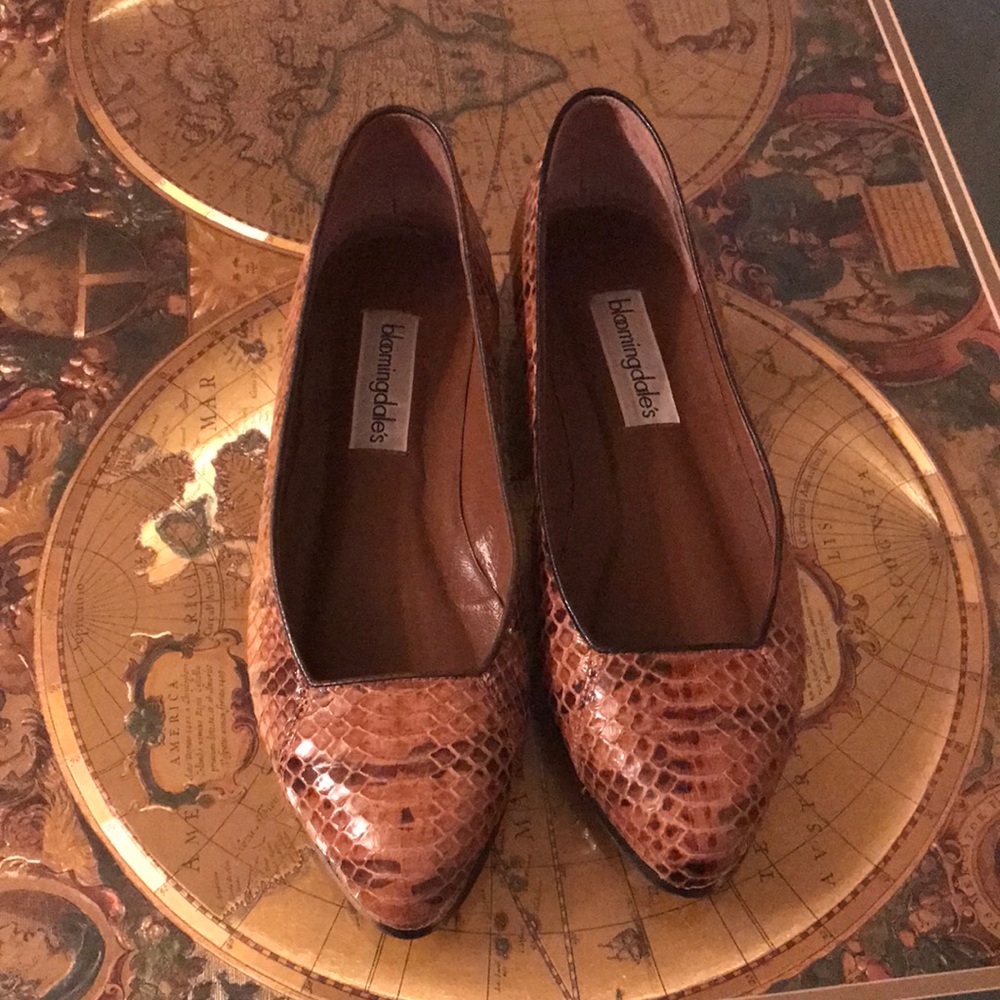 Vintage Bloomingdales Genuine snake skin flats